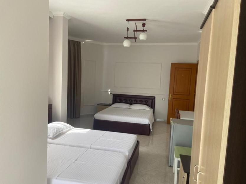 Hotel Tirona Durres Ngoại thất bức ảnh