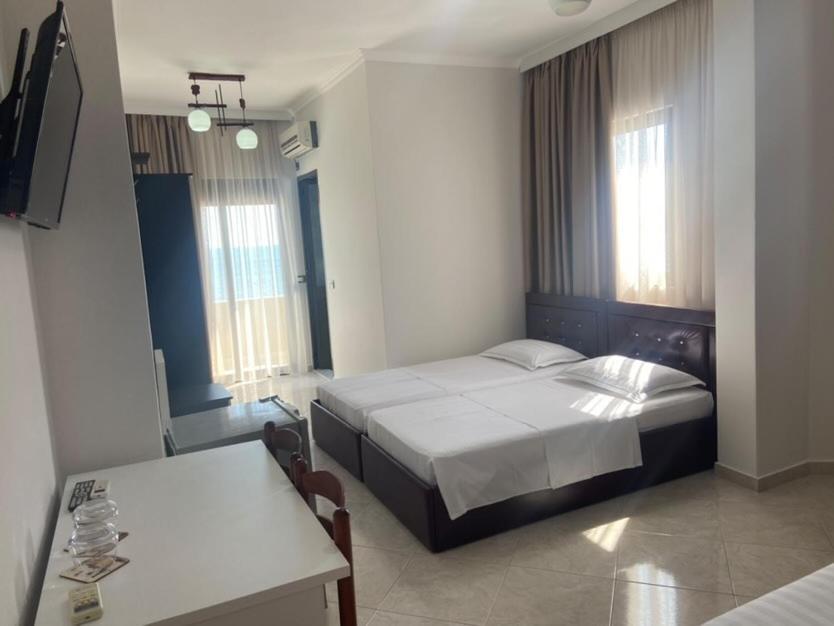 Hotel Tirona Durres Ngoại thất bức ảnh